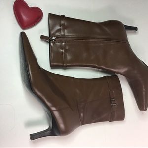 RL Lauren warm caramel brown booties, 10M.🦄